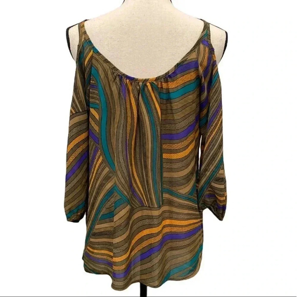 Miss Tina cold shoulder blouse - Picture 2 of 7